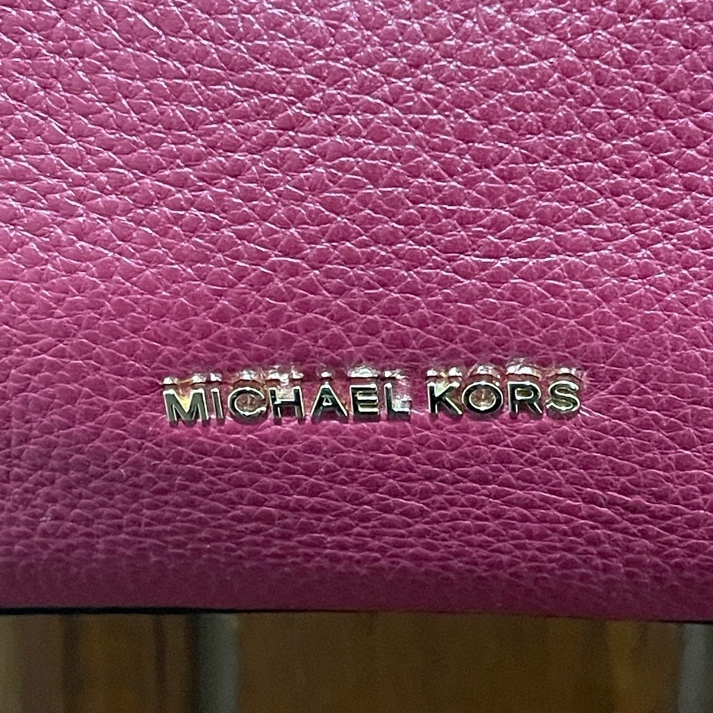Michael Kors  Burgundy pebbled leather shoulder bag with three compartment - Picture 4 of 10